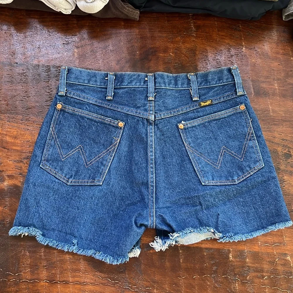 WRANGLER 13MWZ Cut Off Denim Jean Shorts Size 32 90s High Rise Regular Fit - Picture 6 of 9